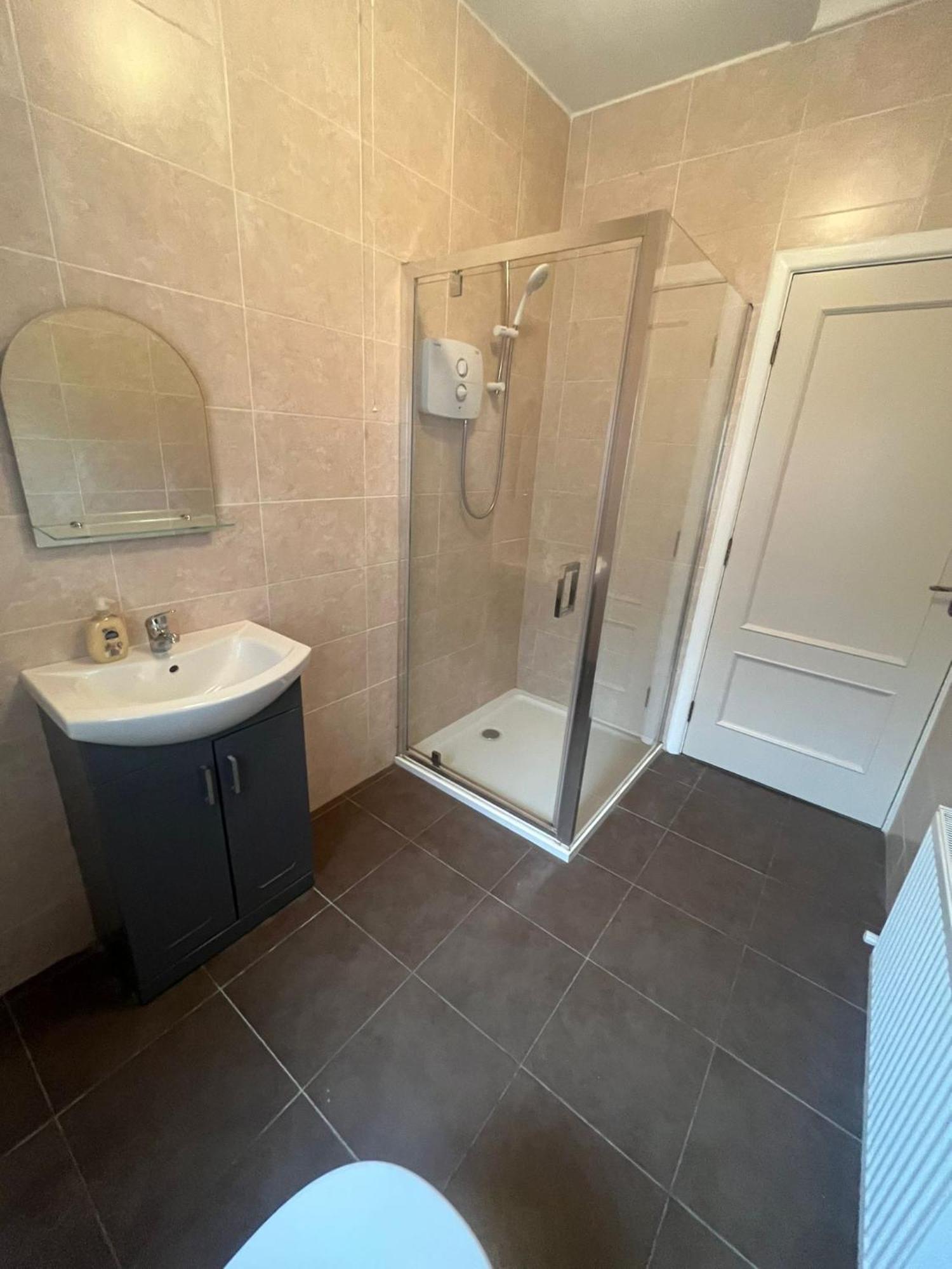 גלוואיי Yeats Lodge Self Catering Apartment And Bar מראה חיצוני תמונה